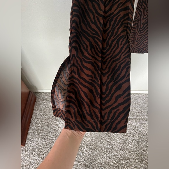 NWT Lovers & Friends Fai Trouser Pant in Jules Tiger Print Women’s Size XS - Picture 3 of 16